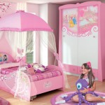 Розовый цвет в интерьере детской комнаты девочки