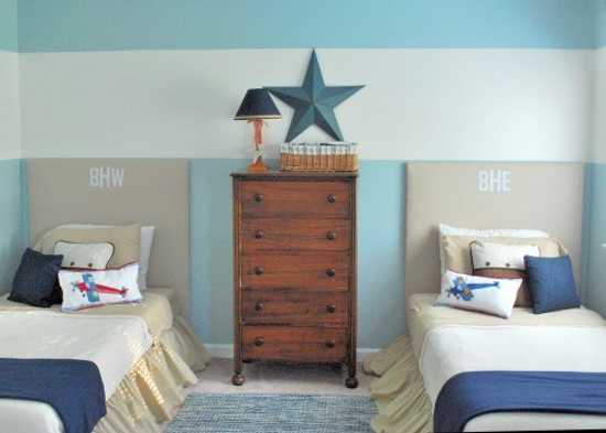 Синий дизайн детской комнаты для двоих детей