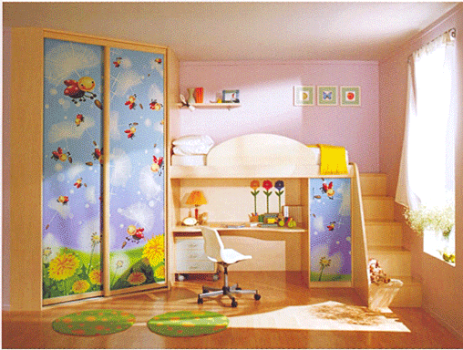 Ростомер детский в светлой комнате