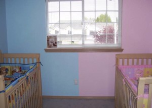 Зонирование детской комнаты для мальчика и девочки новорожденных