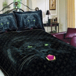 Черные покрывала на кровать в спальню фото с животными