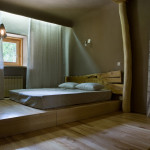 Подиум в квартире с выдвижной кроватью в стиле хай-тек